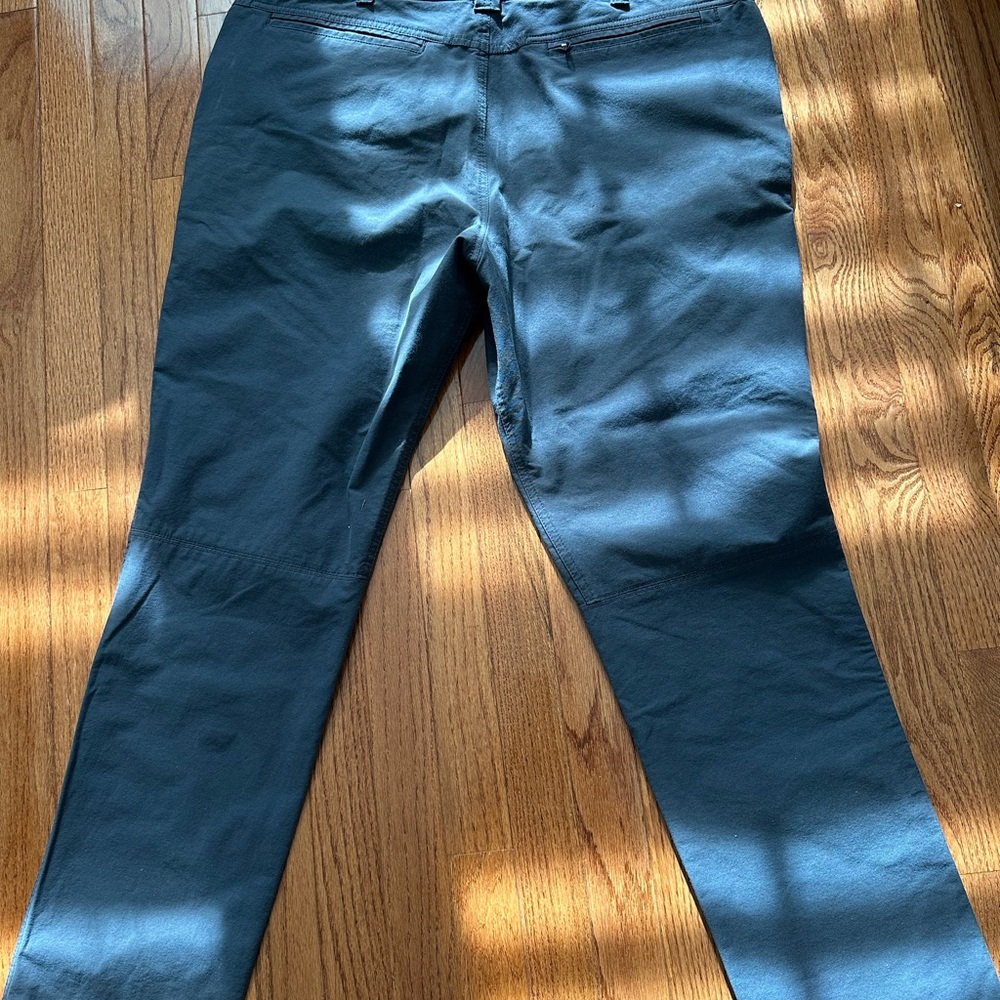 Men’s Kirkland Signature Men's Chinos in Grey